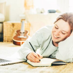 Tekstistä romaaniksi (monimuoto)