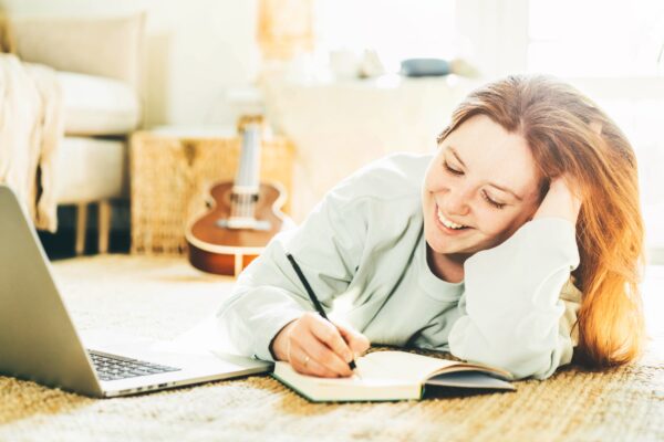 Tekstista Romaaniksi