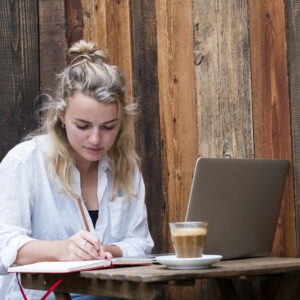 Asiakirjoittaminen, kaikkea muuta kuin ankeaa!